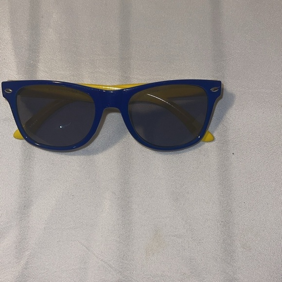 3 kids shades- 1 unknown, 1 Minions and 1 Jurassic Park EUC - Picture 2 of 7